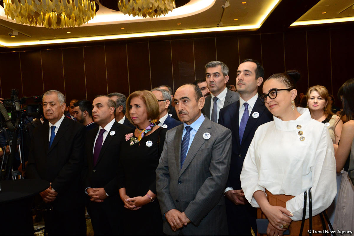 Əli Həsənov: Sevindirici haldır ki, QHT-lərin 99 faizi dövlətçiliyi təbliğ edir (YENİLƏNİB) (FOTO)