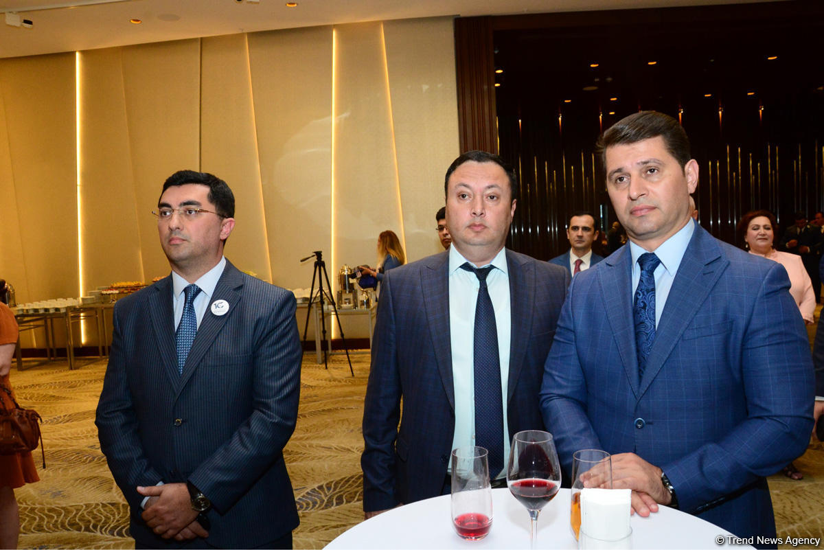 Əli Həsənov: Sevindirici haldır ki, QHT-lərin 99 faizi dövlətçiliyi təbliğ edir (YENİLƏNİB) (FOTO)