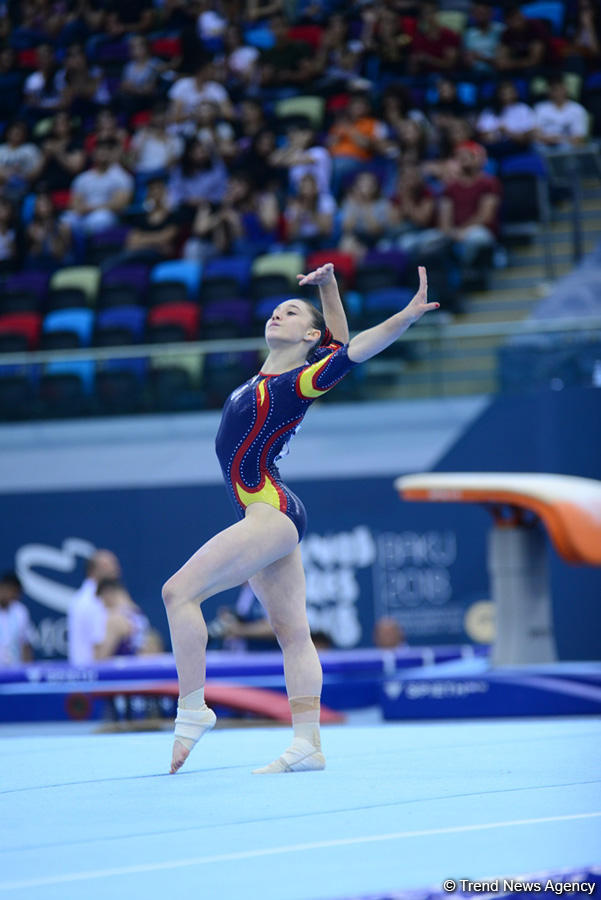 32 ölkədən olan gimnastlar Bakıda Yeniyetmələrin Olimpiya Oyunlarına vəsiqə uğrunda mübarizə aparır (FOTOREPORTAJ)