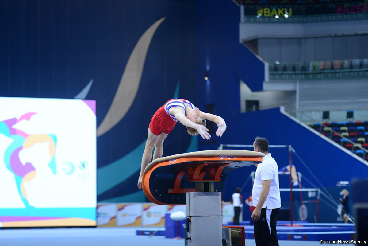 32 ölkədən olan gimnastlar Bakıda Yeniyetmələrin Olimpiya Oyunlarına vəsiqə uğrunda mübarizə aparır (FOTOREPORTAJ)