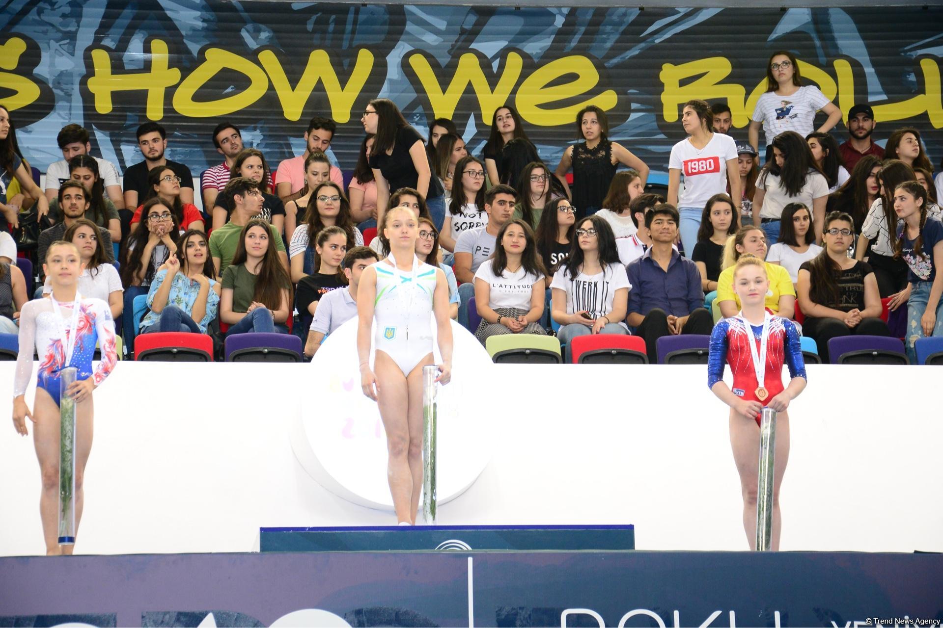 Bakıda Yeniyetmələrin Olimpiya Oyunlarına idman gimnastikası üzrə təsnifat yarışlarının qalibləri mükafatlandırılıb (FOTO)