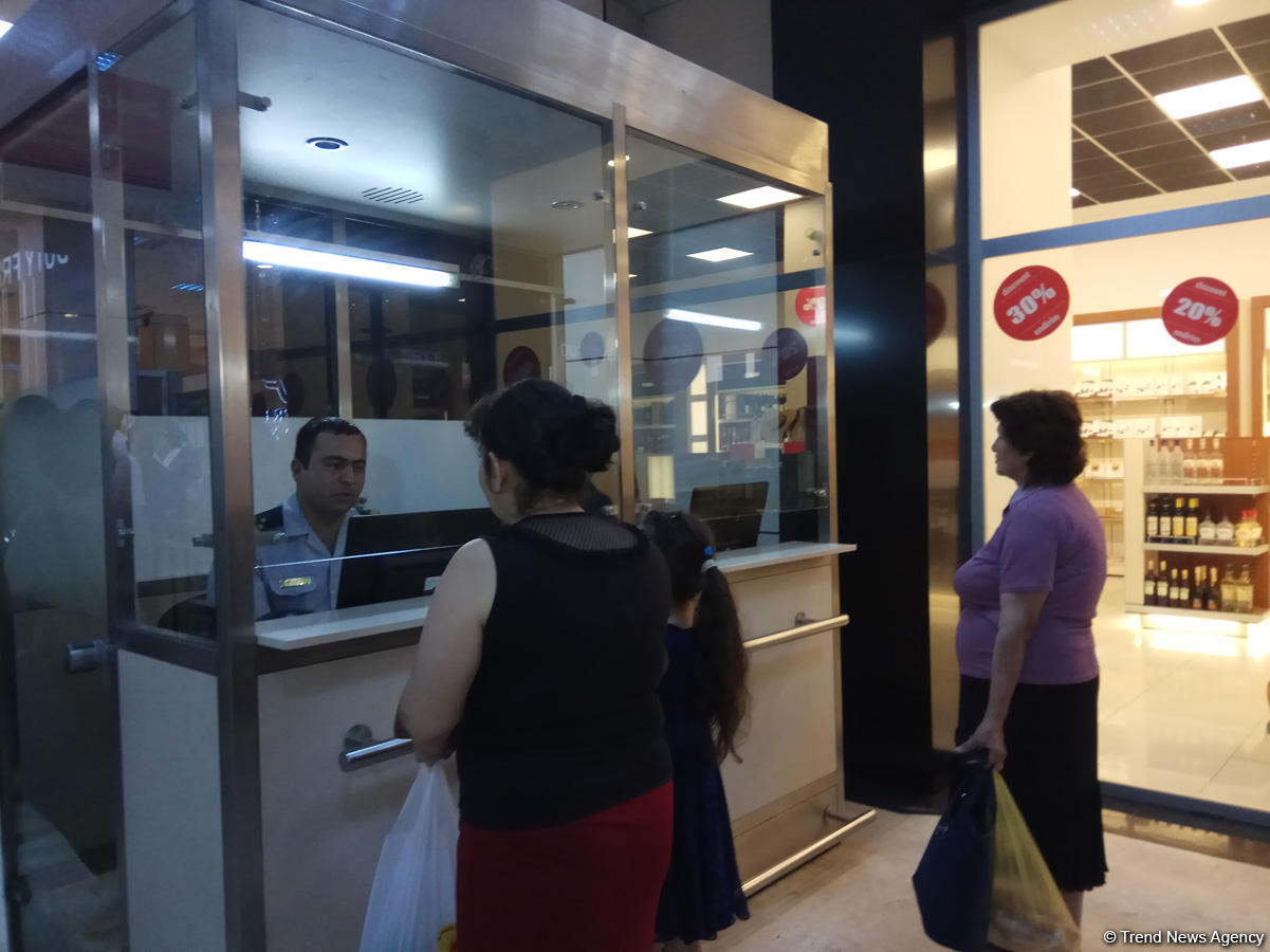 Mayda "Sınıq Körpü" gömrük postundan 60 minə yaxın nəqliyyat vasitəsi keçib (FOTO)