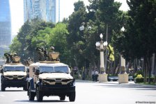 Azərbaycan Silahlı Qüvvələrinin 100 illik yubileyi münasibətilə hərbi parad keçirilib (YENİLƏNİB) (FOTO/VİDEO)