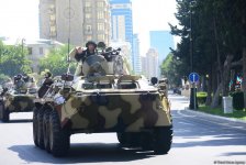 Azərbaycan Silahlı Qüvvələrinin 100 illik yubileyi münasibətilə hərbi parad keçirilib (YENİLƏNİB) (FOTO/VİDEO)
