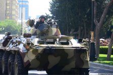 Azərbaycan Silahlı Qüvvələrinin 100 illik yubileyi münasibətilə hərbi parad keçirilib (YENİLƏNİB) (FOTO/VİDEO)