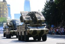 Azərbaycan Silahlı Qüvvələrinin 100 illik yubileyi münasibətilə hərbi parad keçirilib (YENİLƏNİB) (FOTO/VİDEO)