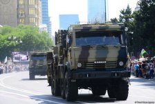 Azərbaycan Silahlı Qüvvələrinin 100 illik yubileyi münasibətilə hərbi parad keçirilib (YENİLƏNİB) (FOTO/VİDEO)