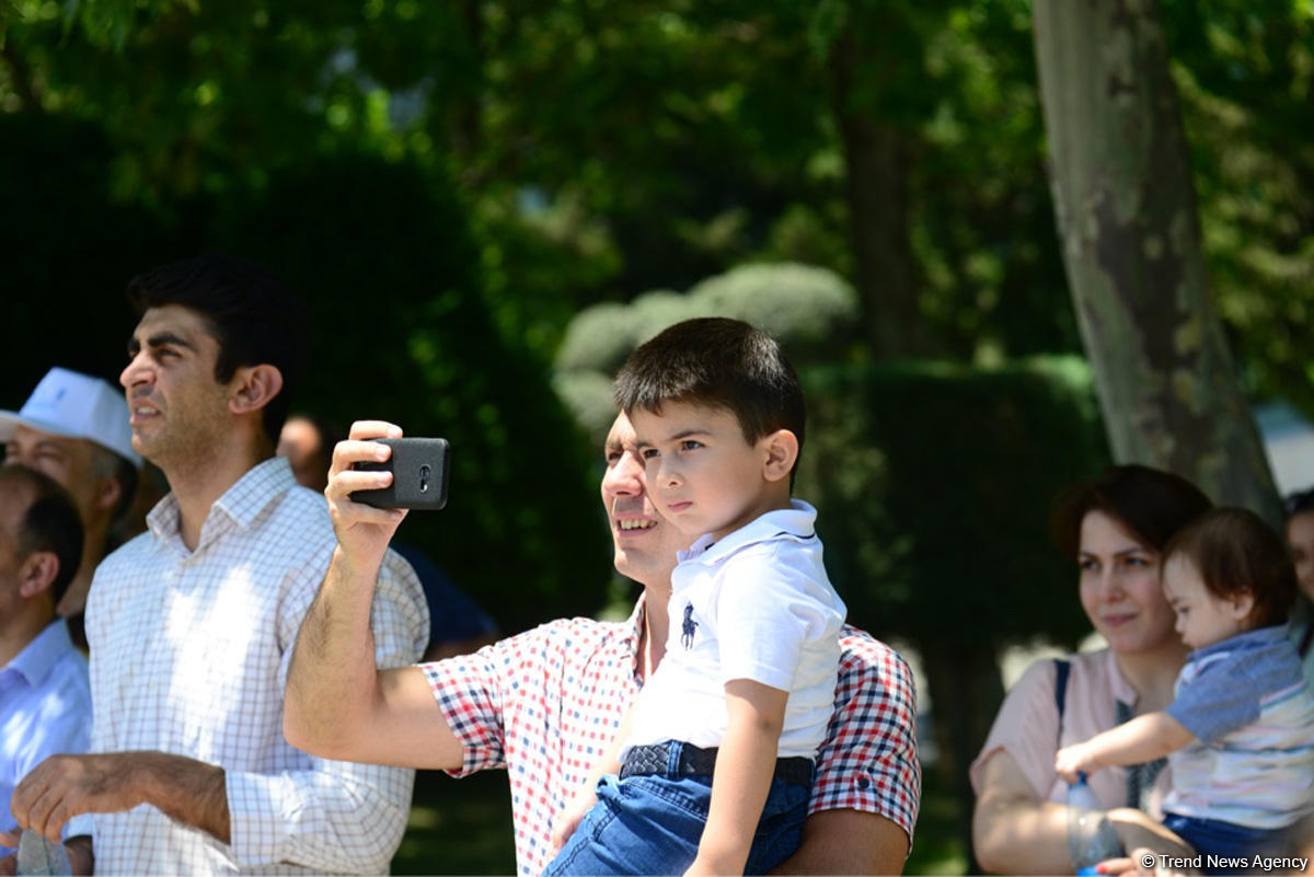 "Türk Ulduzları” Bakı səmasında nümunəvi uçuşlar edib (FOTO)