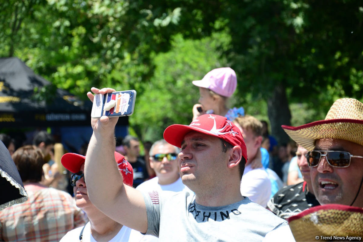 "Türk Ulduzları” Bakı səmasında nümunəvi uçuşlar edib (FOTO)