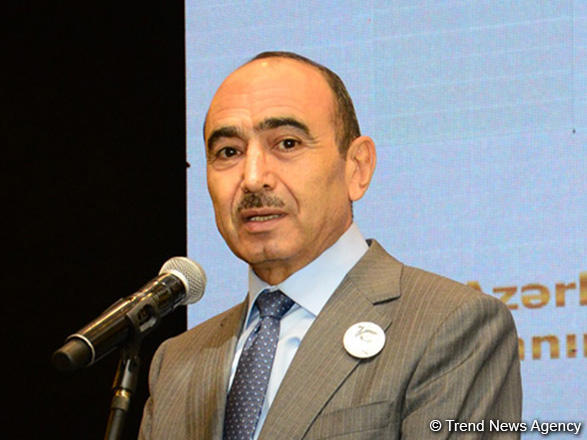 Əli Həsənov: Hər bir dövlət qonşu dövlətlərlə dialoq aparmalıdır