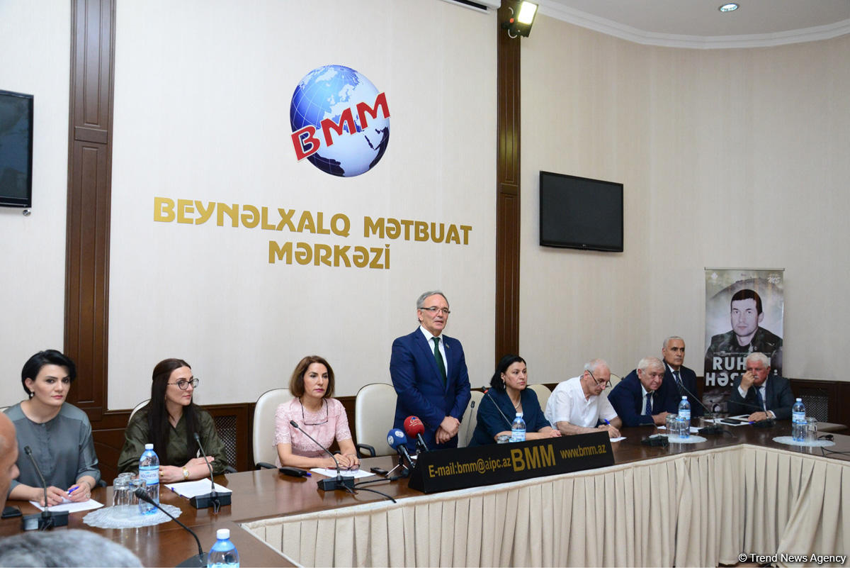 Əflatun Amaşov: Hərbi parad xalqı bir daha əmin etdi ki, Azərbaycan öz torpaqlarını işğaldan azad edəcək (FOTO)