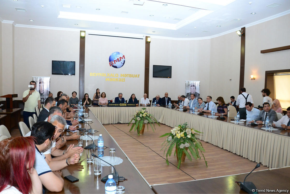 Əflatun Amaşov: Hərbi parad xalqı bir daha əmin etdi ki, Azərbaycan öz torpaqlarını işğaldan azad edəcək (FOTO)