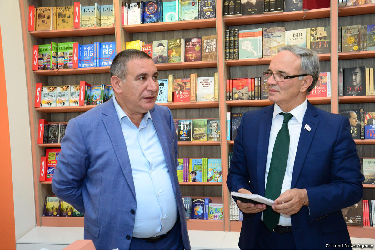 “100 ilin əmanəti” adlı kitabın təqdimatı olub (FOTO)