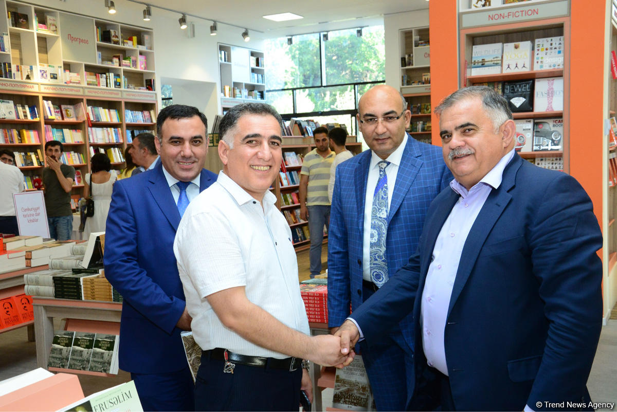 “100 ilin əmanəti” adlı kitabın təqdimatı olub (FOTO)