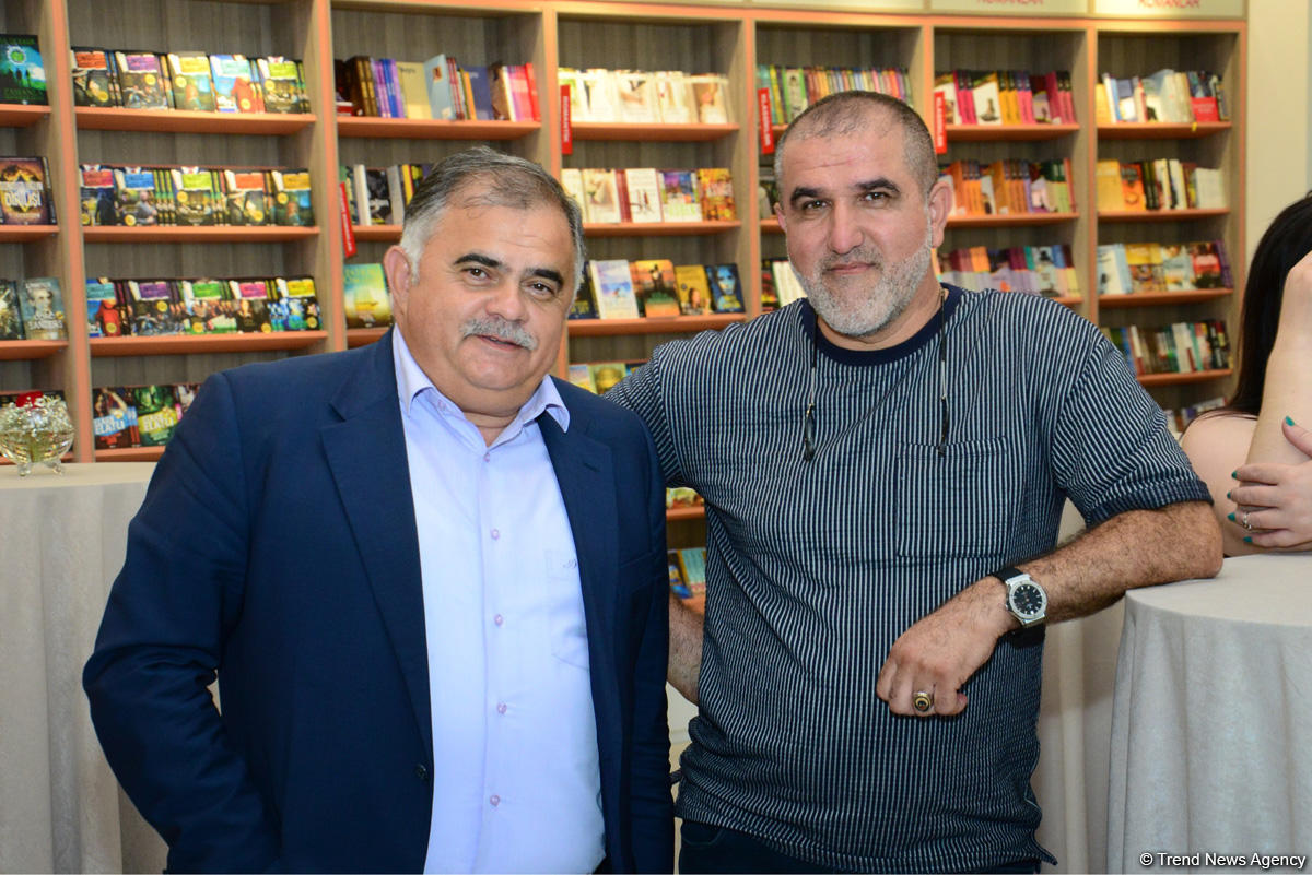 “100 ilin əmanəti” adlı kitabın təqdimatı olub (FOTO)