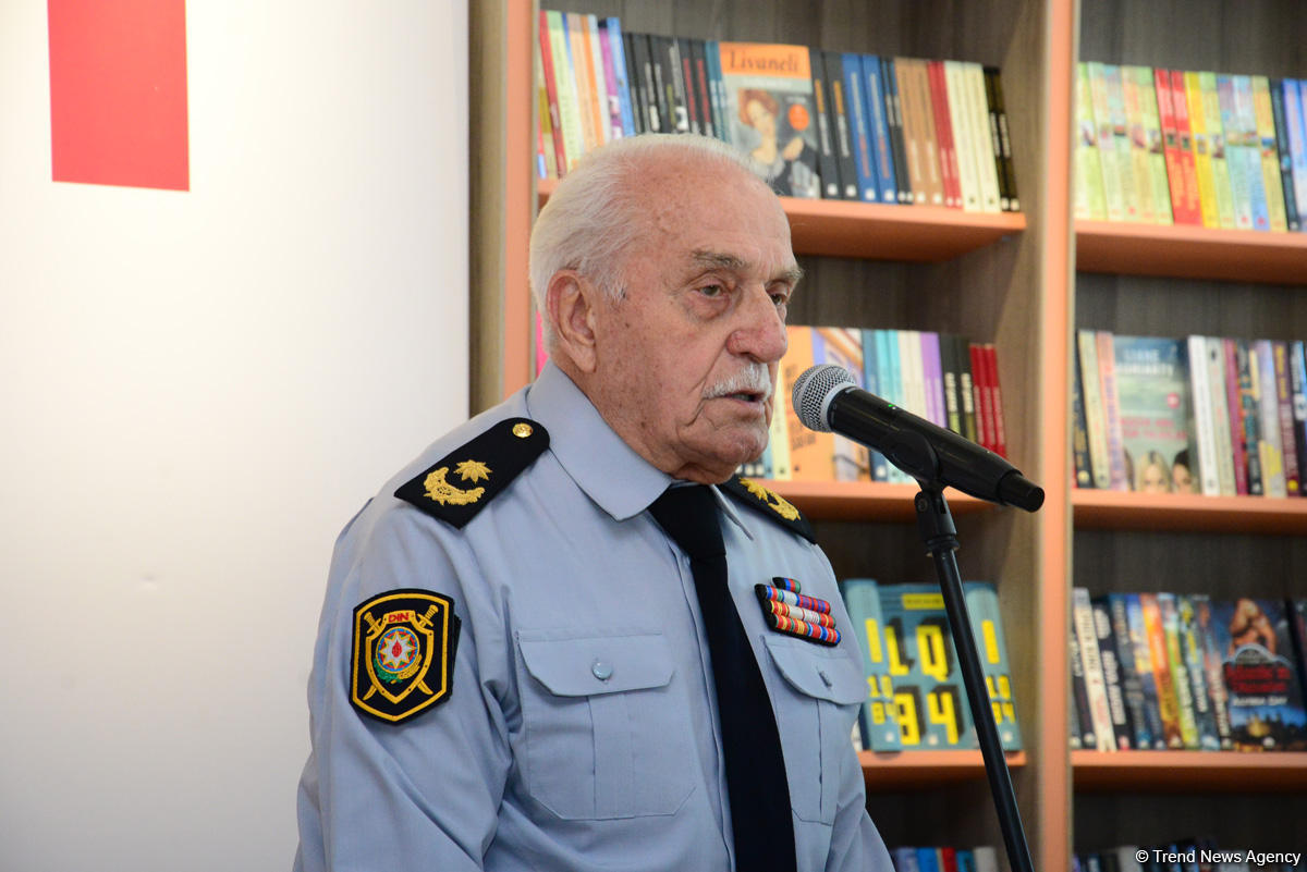 İrəvanın tarixi mərkəzinə dair kitab-fotoalbomun təqdimatı olub (FOTO)