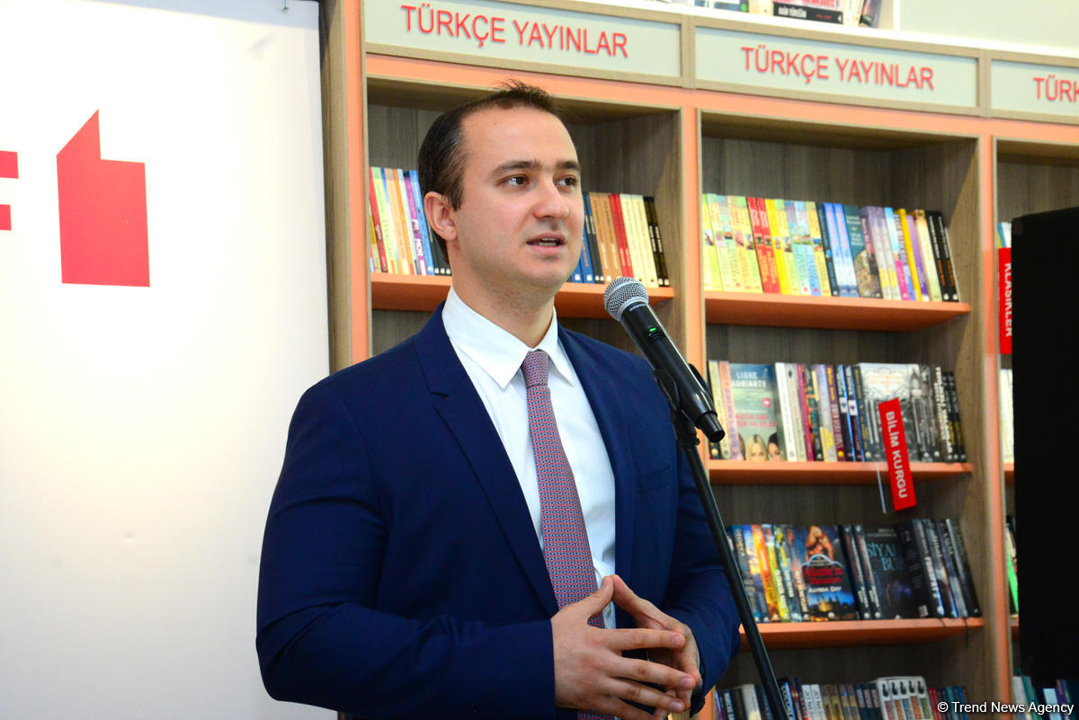İrəvanın tarixi mərkəzinə dair kitab-fotoalbomun təqdimatı olub (FOTO)