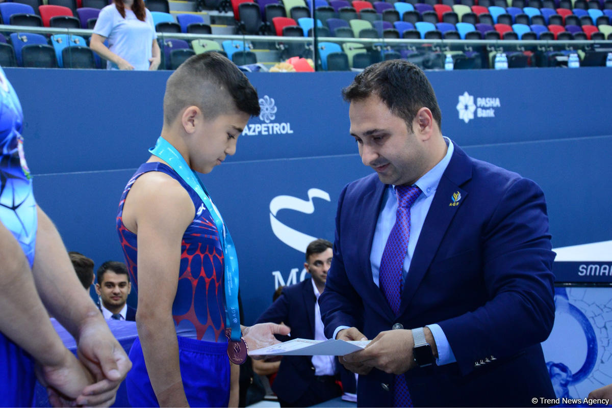 İdman gimnastikası üzrə Azərbaycan birinciliyi və Bakı çempionatında  qaliblər mükafatlandırılıb (FOTO)
