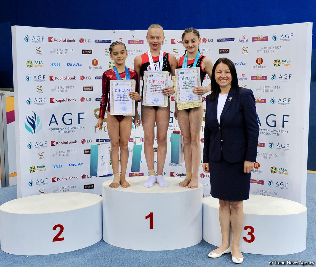 İdman gimnastikası üzrə Azərbaycan birinciliyi və Bakı çempionatında qaliblər mükafatlandırılıb (FOTO)
