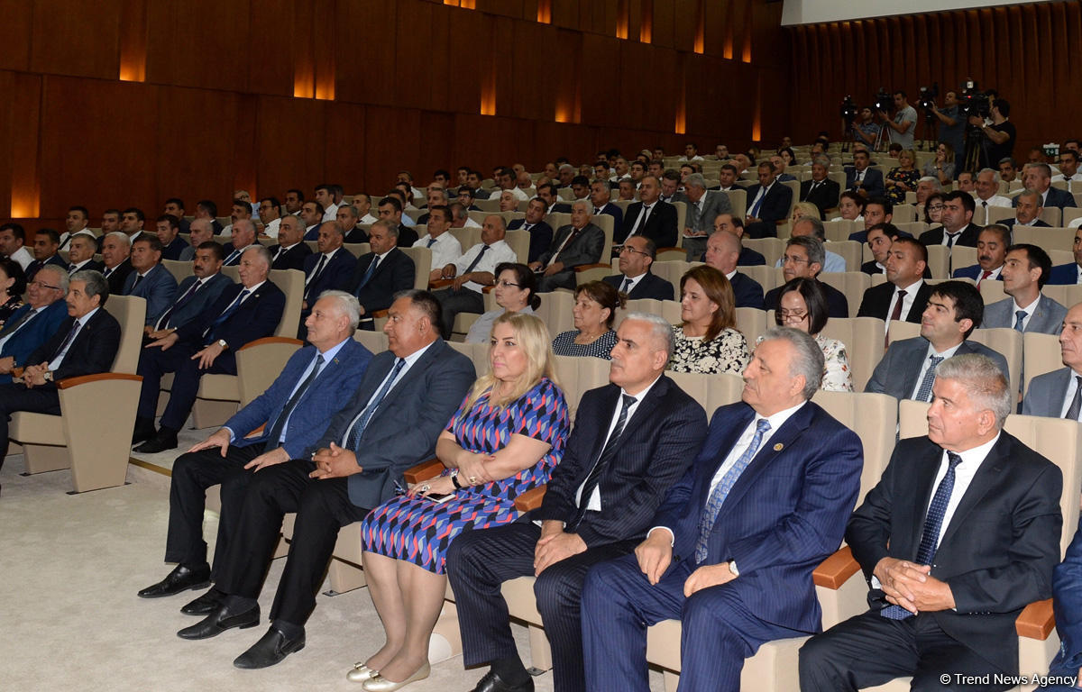Əli Əhmədov: YAP qarşıdakı iki seçki kampaniyasında da öz fəallığını göstərəcək (FOTO)