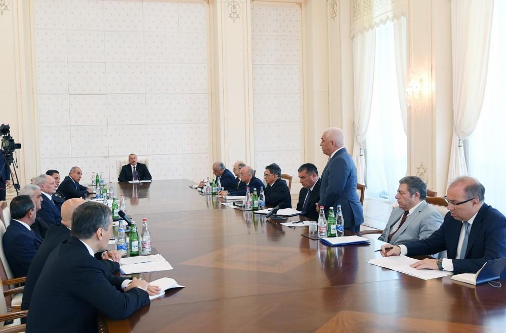 Prezident İlham Əliyevin yanında ölkənin enerji sistemində vəziyyətlə əlaqədar müşavirə keçirilib (FOTO) (YENİLƏNİB)