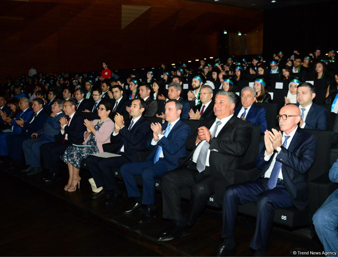 Bu gün Bakıda “SABAHın məzunu” mərasimi keçirilib (FOTO)