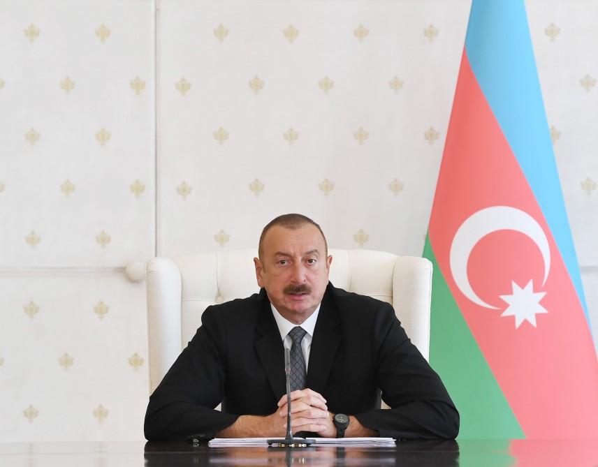 Azərbaycan Prezidenti: Biz insanların saatlarla tıxaclarda əziyyət çəkdikləri böyük meqapolislərin vəziyyətinə düşmək istəmirik