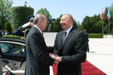 Azərbaycana səfərə gələn Türkiyə Prezidentinin rəsmi qarşılanma mərasimi olub (FOTO)