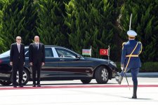 Azərbaycana səfərə gələn Türkiyə Prezidentinin rəsmi qarşılanma mərasimi olub (FOTO)