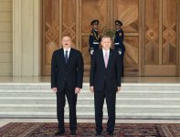 Azərbaycana səfərə gələn Türkiyə Prezidentinin rəsmi qarşılanma mərasimi olub (FOTO)