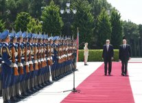 Azərbaycana səfərə gələn Türkiyə Prezidentinin rəsmi qarşılanma mərasimi olub (FOTO)