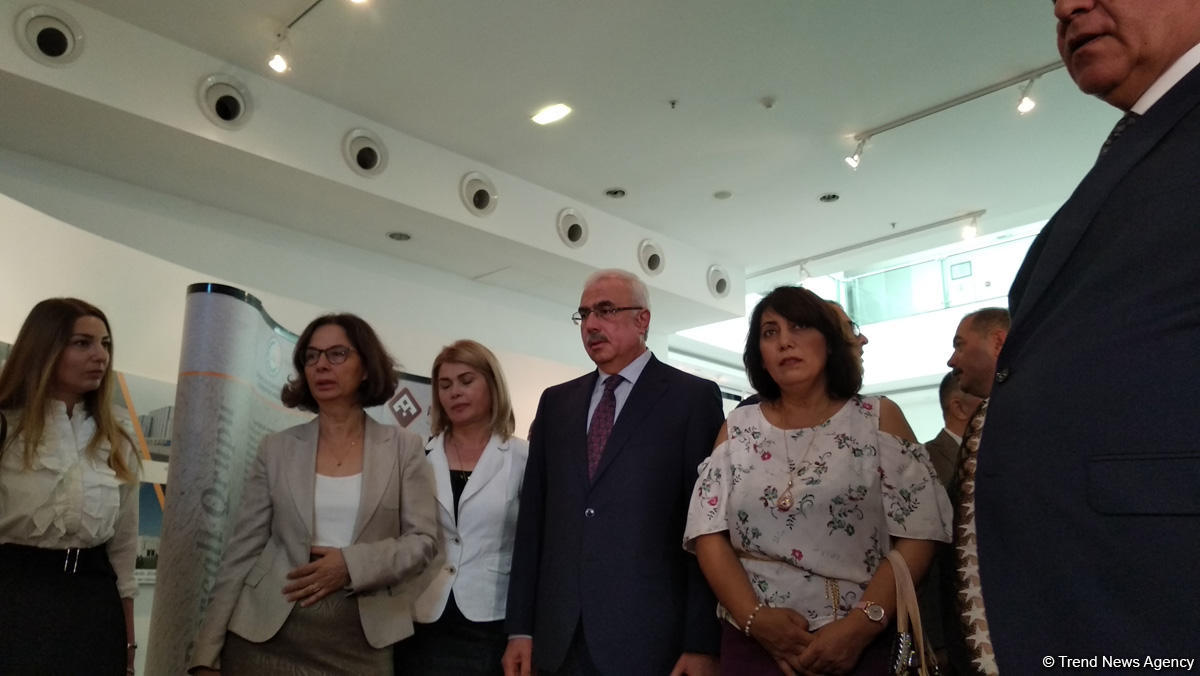 Niyazi Səfərov: Azərbaycan xalçaçılıq üçün xammal idxalından asılılığını azaldacaq (FOTO)