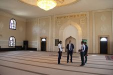 Bilik Fondu ibadət ocaqlarına kitablar hədiyyə edir (FOTO)
