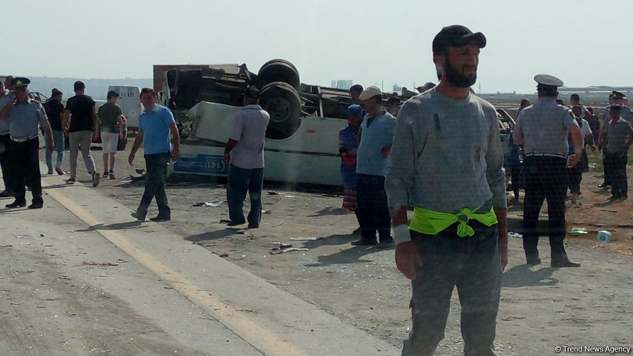 Bakıda yol qəzasında 1 ölü, 10 yaralı (FOTO) (YENİLƏNİB)