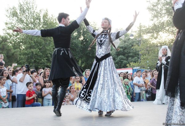 Dənizkənari Bulvarda möhtəşəm həftə sonları! (FOTO)