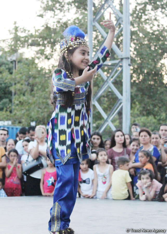 Dənizkənari Bulvarda möhtəşəm həftə sonları! (FOTO)