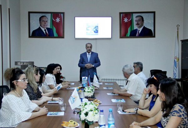 Bilik Fondunda “Ekran və efirdə ədəbi dil normaları” toplusunun təqdimatı keçirilib (FOTO)