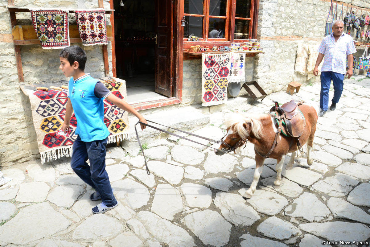 Lahıc – turistlərin sevimli məkanı (FOTOREPORTAJ)