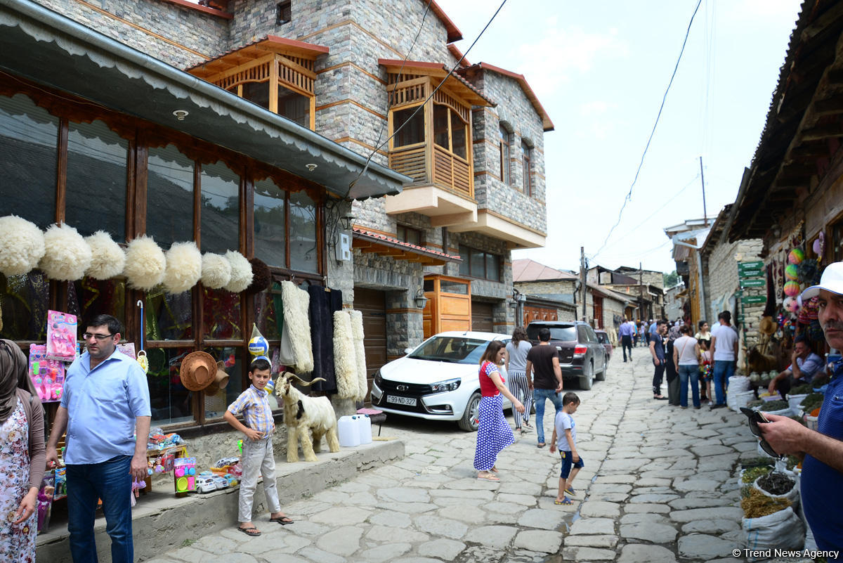 Lahıc – turistlərin sevimli məkanı (FOTOREPORTAJ)