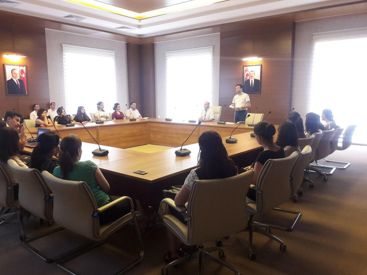 Bilik Fondu “Təhsil və təlimdə təqdimat texnologiyası” mövzusunda mühazirələr təşkil edib (FOTO)