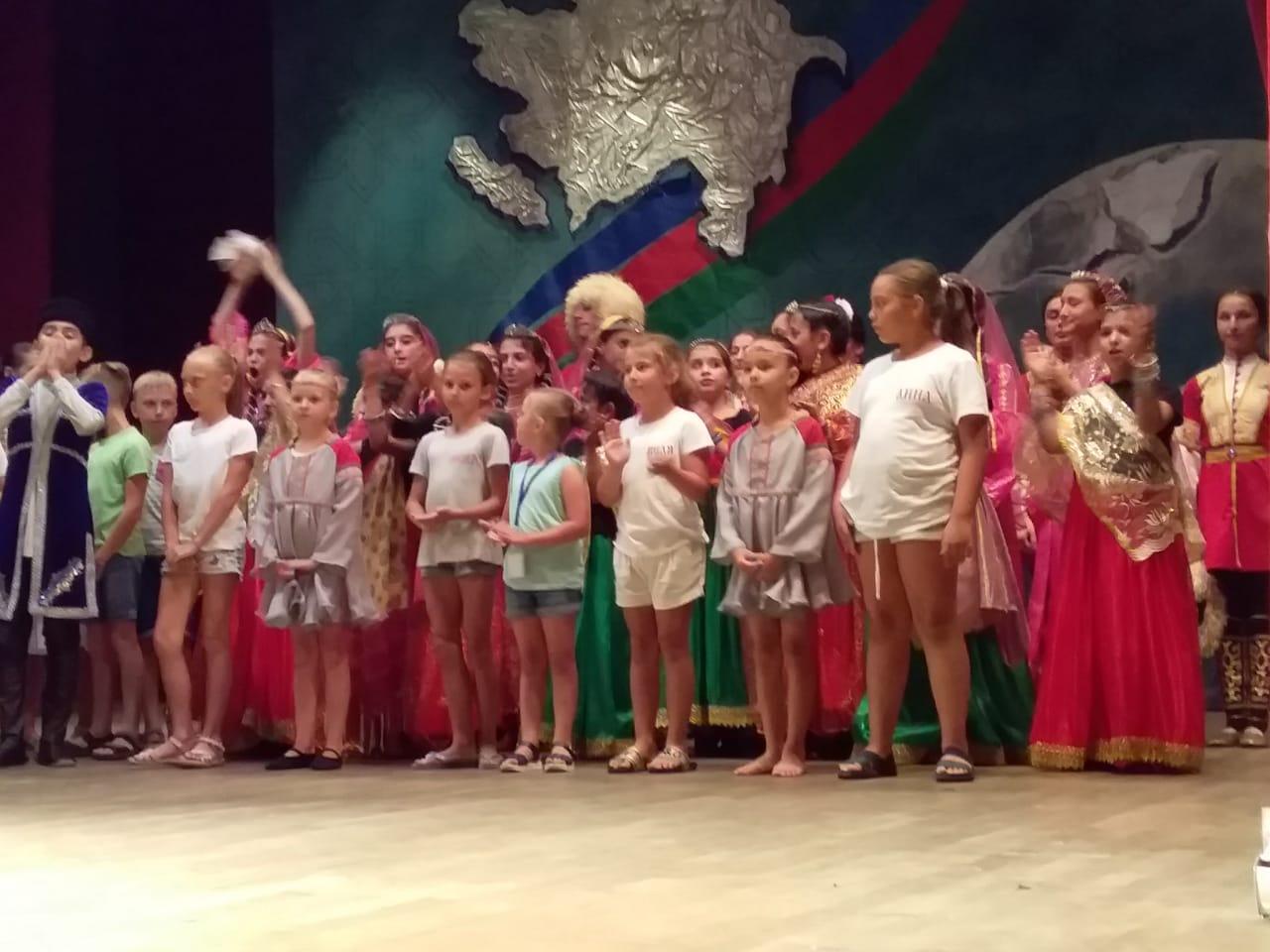 Bakıda “Dostluq körpüsü” II Beynəlxalq folklor rəqs festivalı başa çatıb (FOTO)
