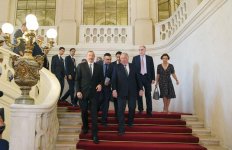 Azərbaycan Prezidenti İlham Əliyev Fransa Senatının sədri Jerar Larşe ilə görüşüb (FOTO)
