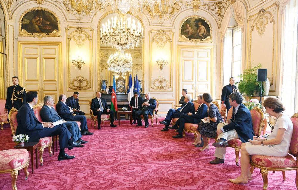 Azərbaycan Prezidenti İlham Əliyev Fransa Senatının sədri Jerar Larşe ilə görüşüb (FOTO)