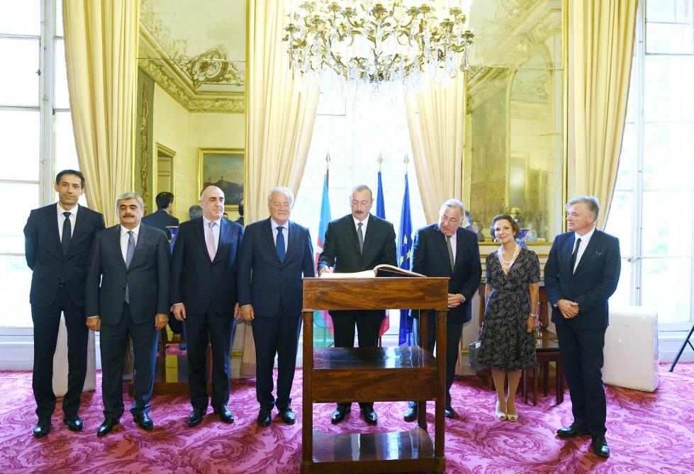 Azərbaycan Prezidenti İlham Əliyev Fransa Senatının sədri Jerar Larşe ilə görüşüb (FOTO)