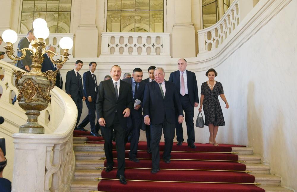Azərbaycan Prezidenti İlham Əliyev Fransa Senatının sədri Jerar Larşe ilə görüşüb (FOTO)