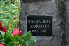 Mətbuat nümayəndələri ümummilli lider Heydər Əliyevin məzarını ziyarət ediblər (FOTO)