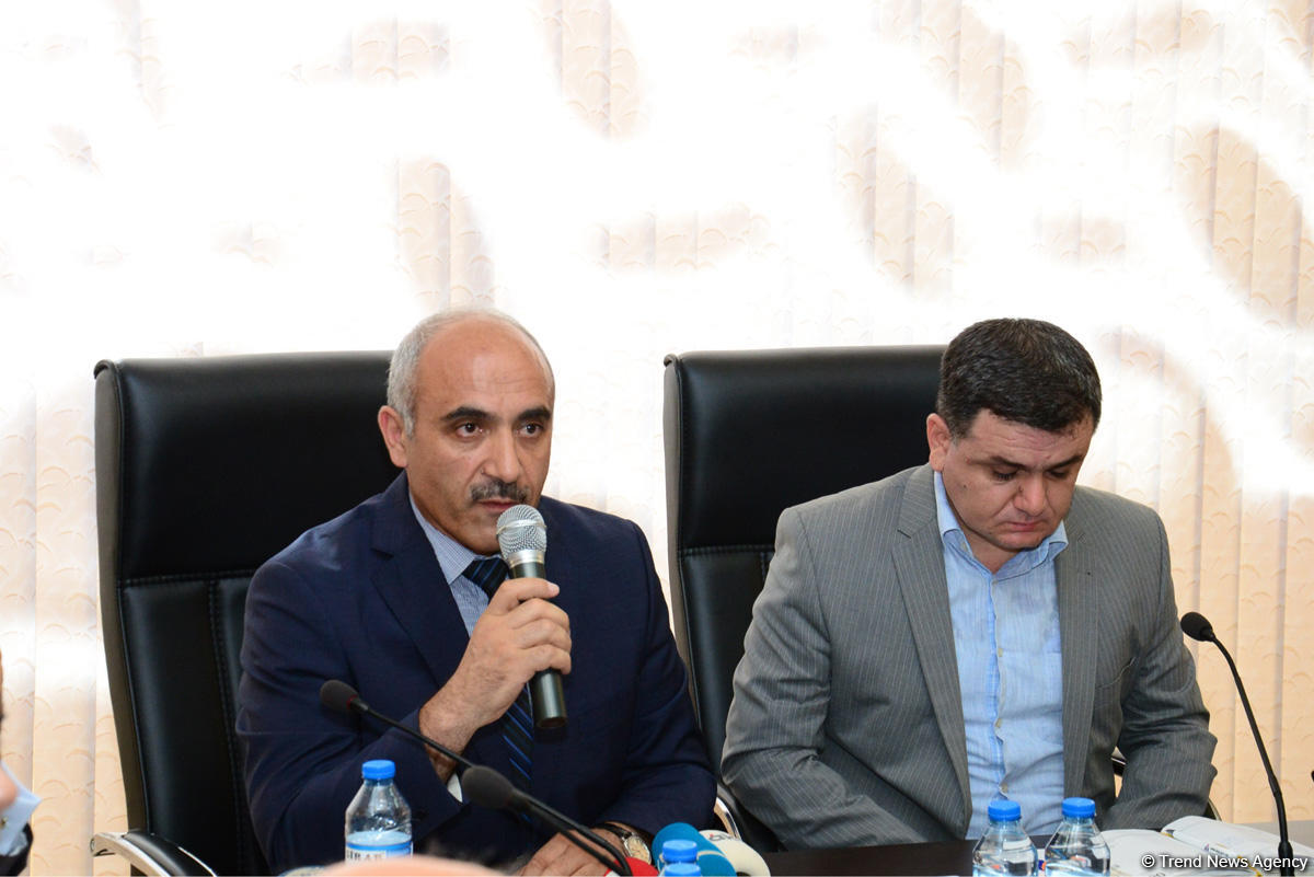 Kamran Əliyev: Traktor sürücüləri bir sıra hallarda sərxoş olur (FOTO)