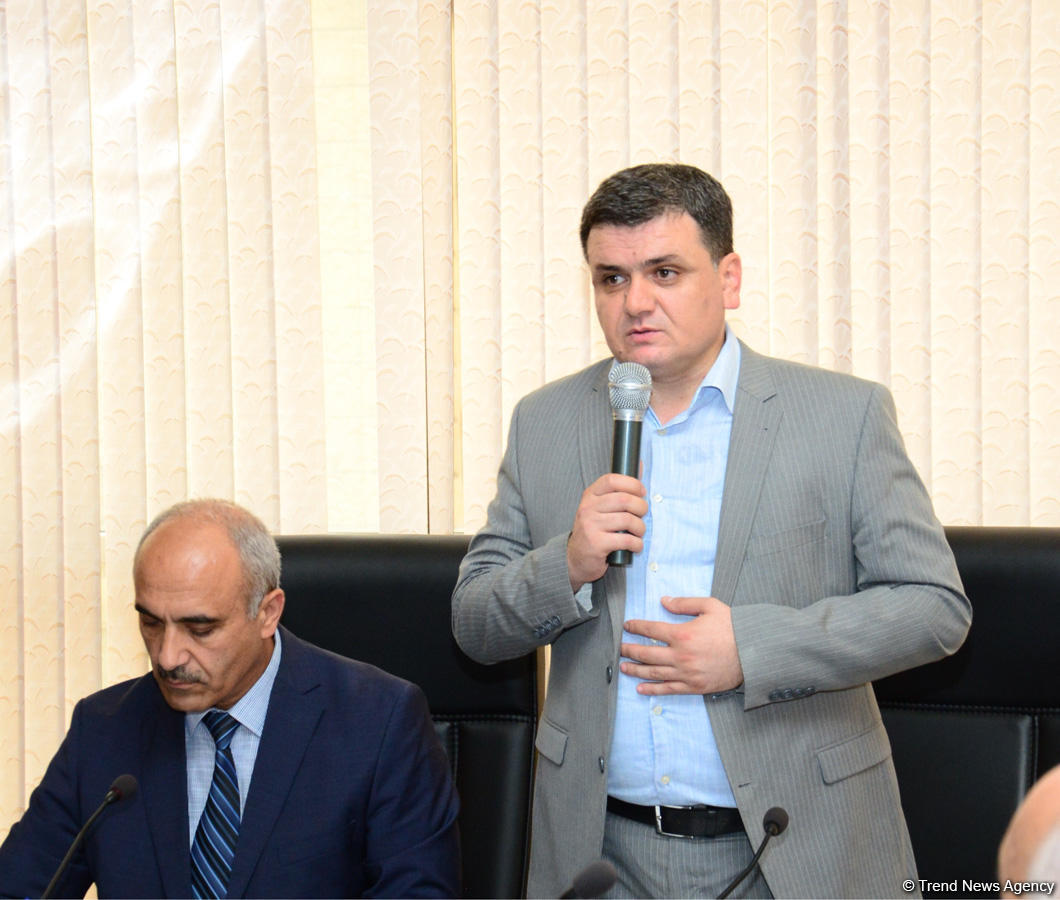 Kamran Əliyev: Traktor sürücüləri bir sıra hallarda sərxoş olur (FOTO)