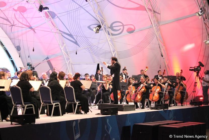 X Qəbələ Beynəlxalq Musiqi Festivalının təntənəli açılış mərasimi olub (FOTO)