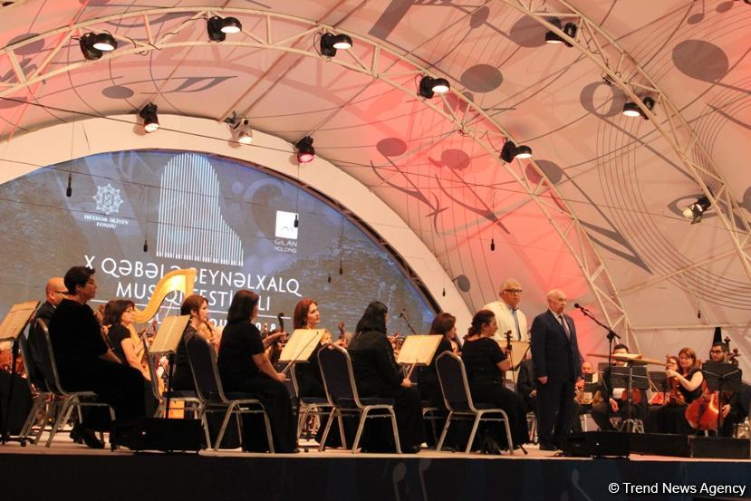 X Qəbələ Beynəlxalq Musiqi Festivalının təntənəli açılış mərasimi olub (FOTO)